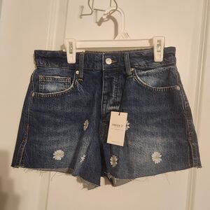 Forever 21 Blue Denim Daisy Embroidered Women’s Shorts